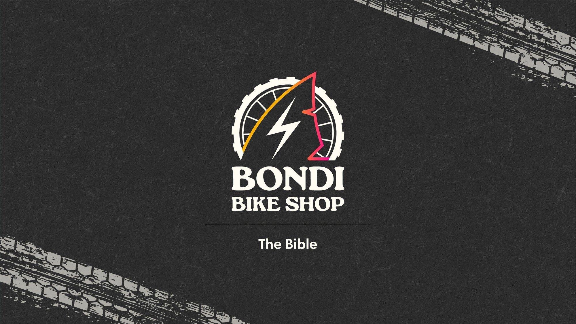 Logotipo de Bondi Bike Shop sobre fondo oscuro con huella de neumático